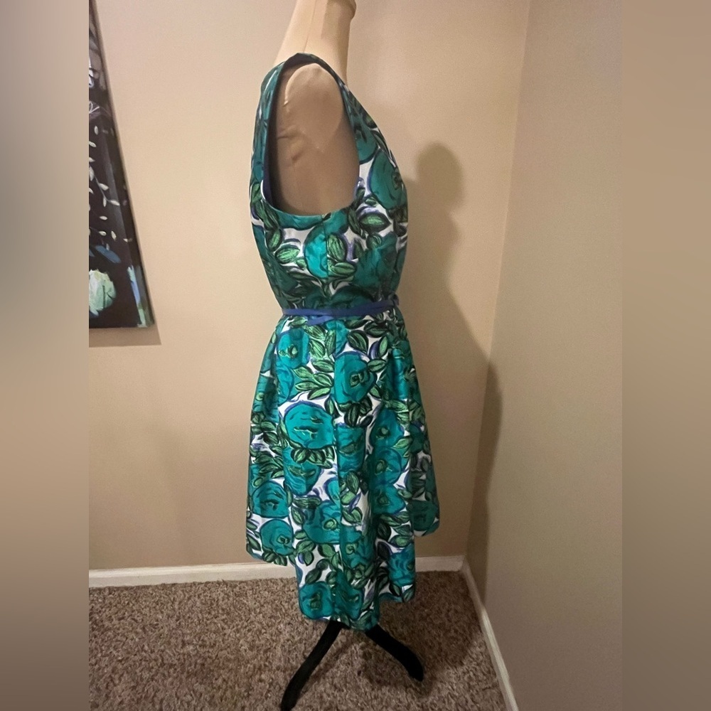 NWT Liz Claiborne Fit & Flare Floral Blue and Green Sleeveless Dress, size 16 - Picture 3 of 9